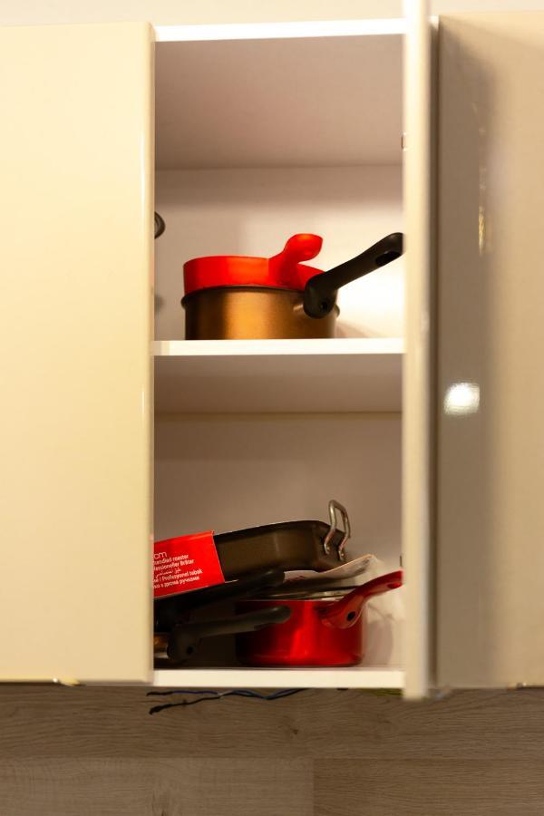 Modern Newly-Built Home By The New York Cafe Apartman